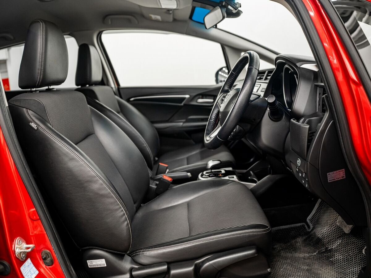 Honda Fit 2018 - фото автомобиля