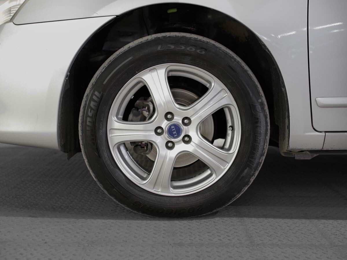 Toyota Premio 2010 - фото автомобиля