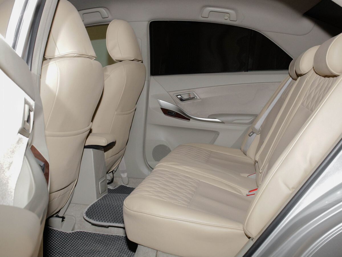 Toyota Premio 2010 - фото автомобиля