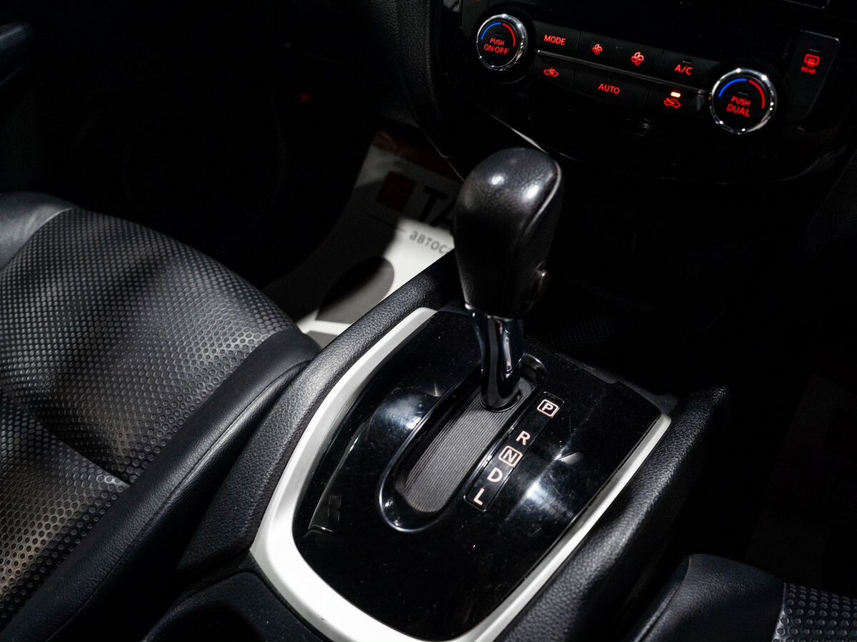 Nissan X-Trail 2015 - фото автомобиля