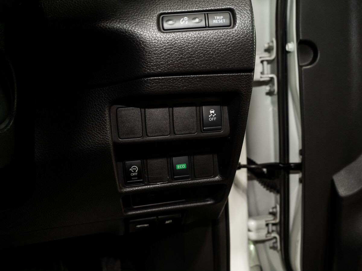 Nissan X-Trail 2015 - фото автомобиля