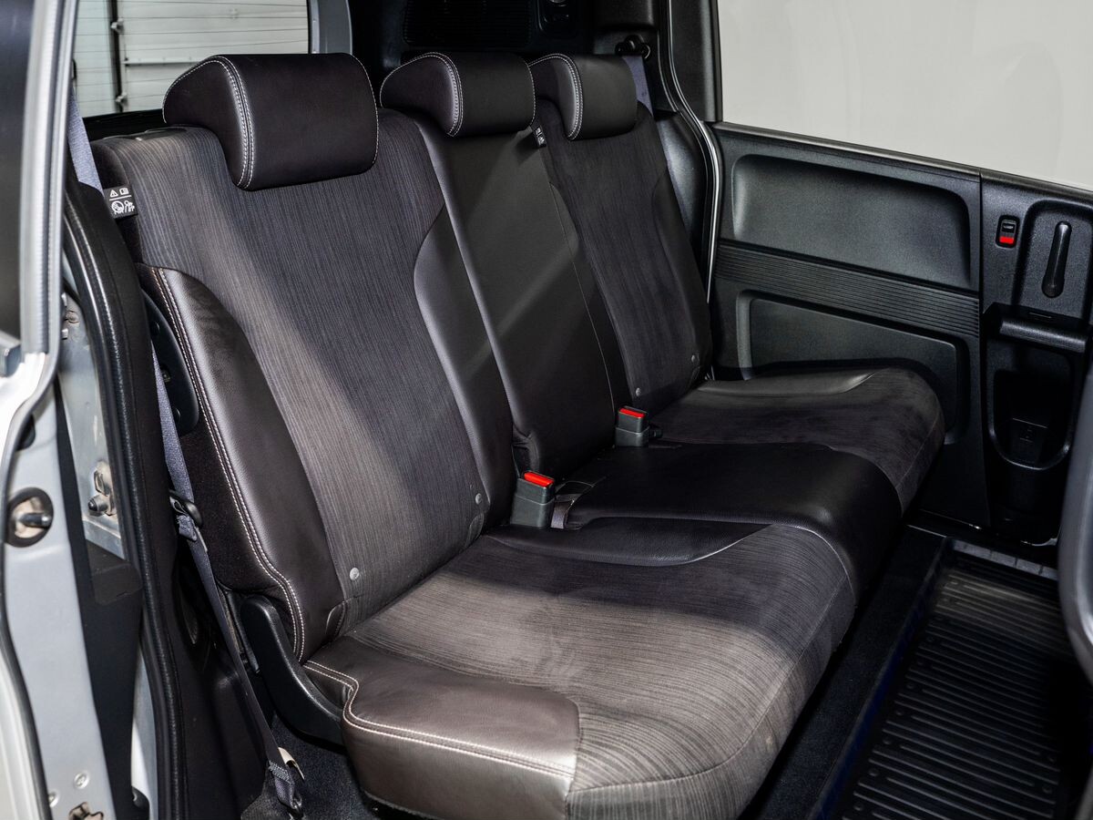 Honda Freed Spike 2013 - фото автомобиля