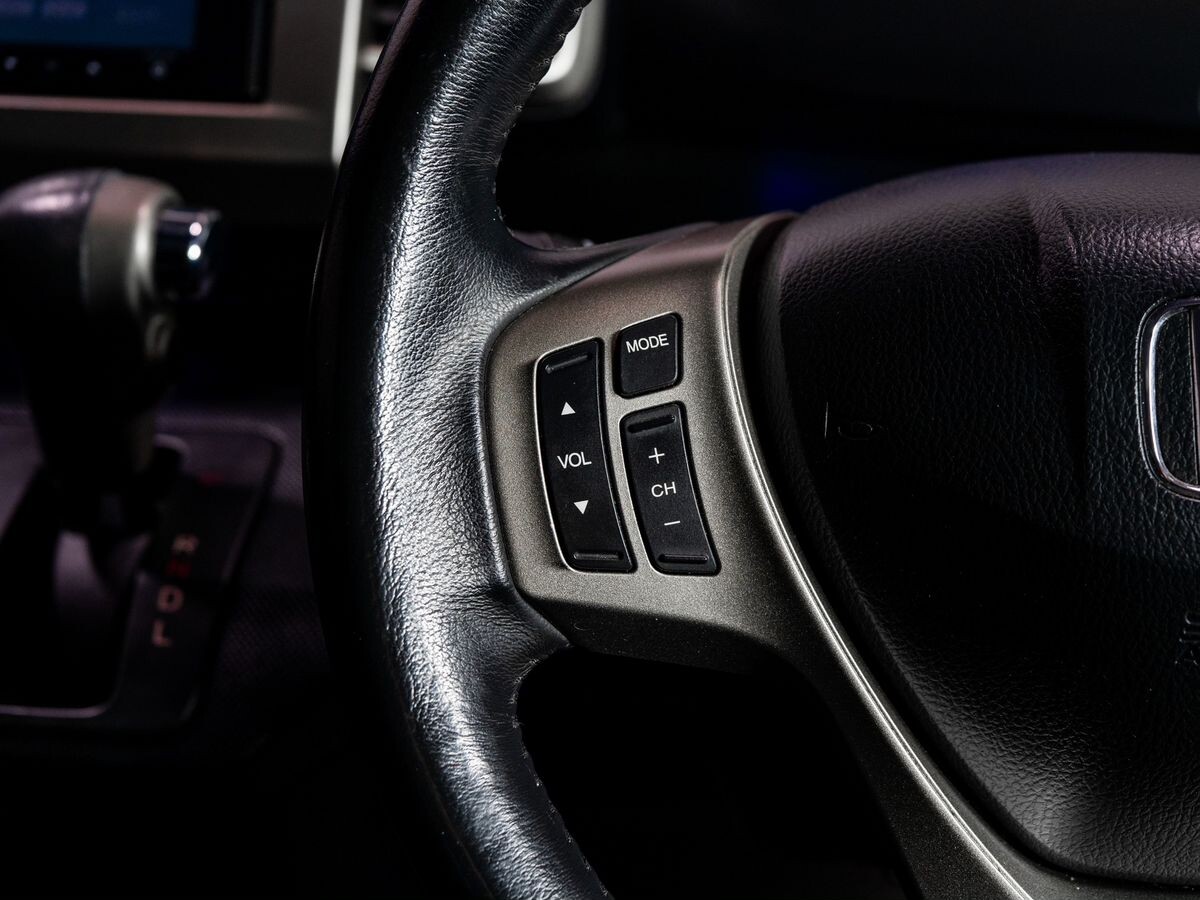 Honda Freed Spike 2013 - фото автомобиля