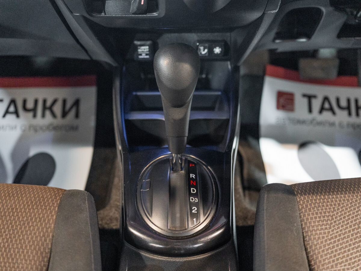 Honda Fit Shuttle 2012 - фото автомобиля