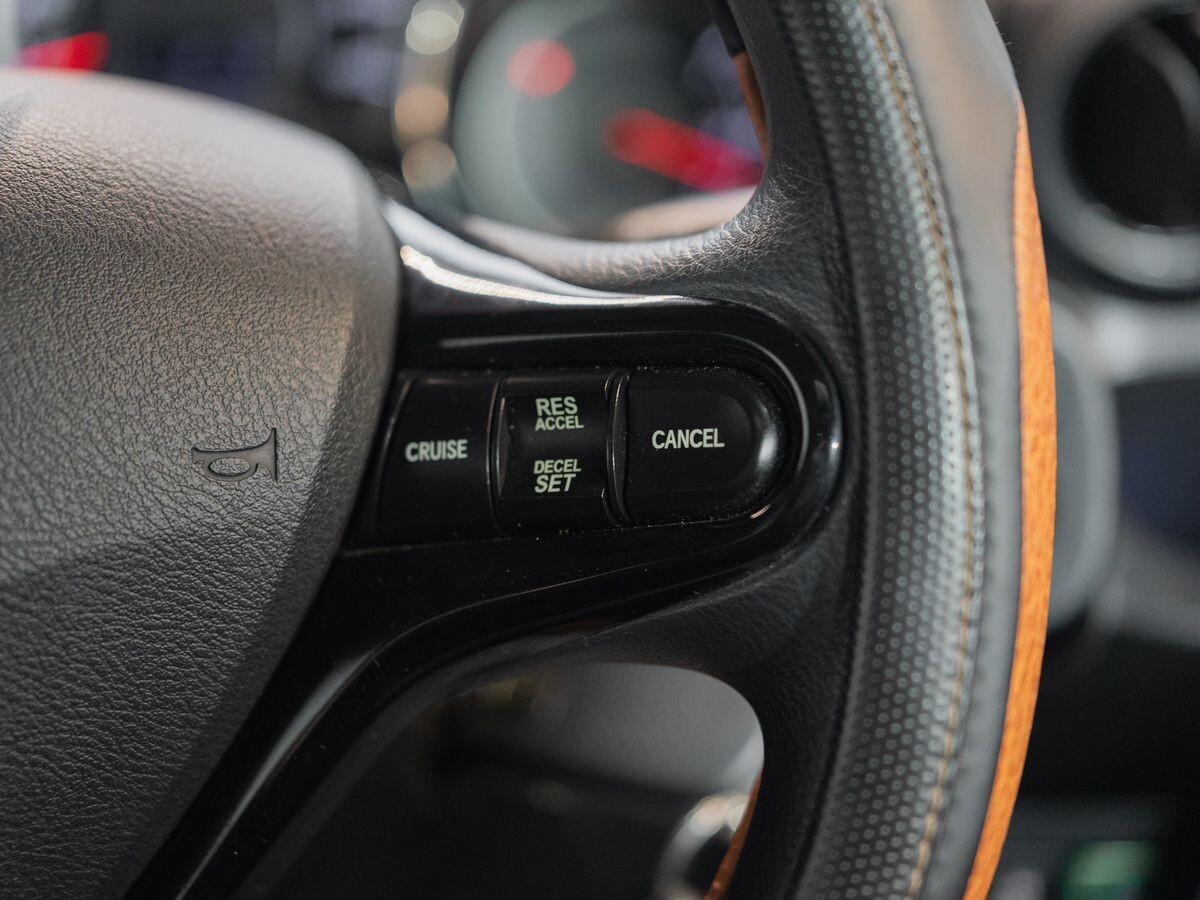 Honda Fit Shuttle 2012 - фото автомобиля
