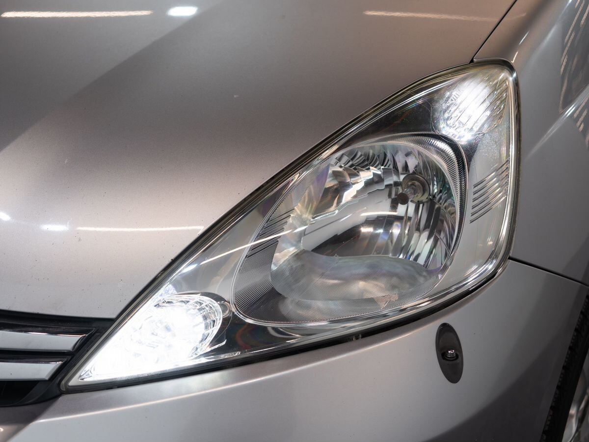 Honda Fit Shuttle 2012 - фото автомобиля