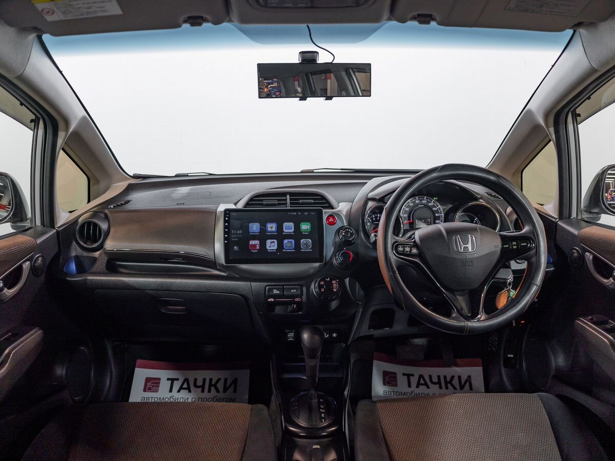 Honda Fit Shuttle 2012 - фото автомобиля