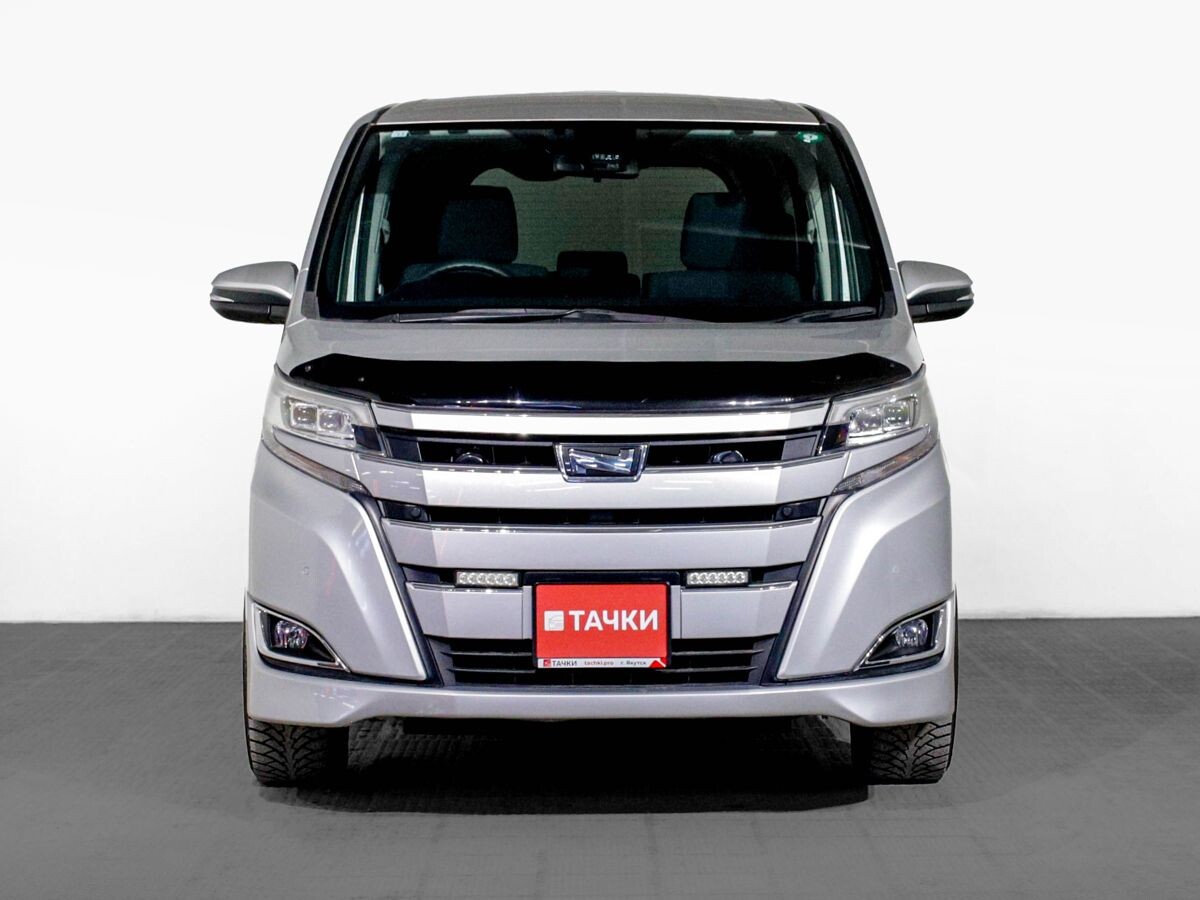 Toyota Noah 2020 - фото автомобиля