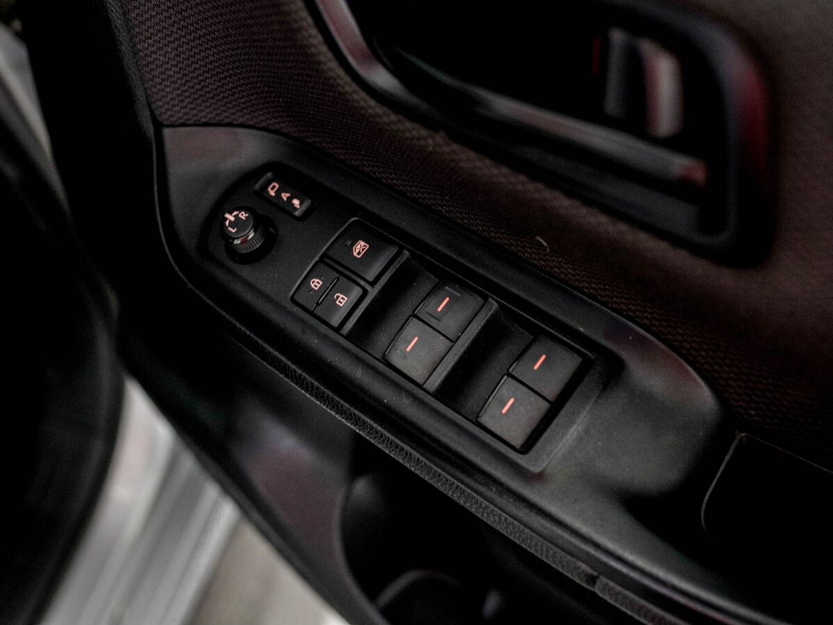 Toyota Noah 2020 - фото автомобиля