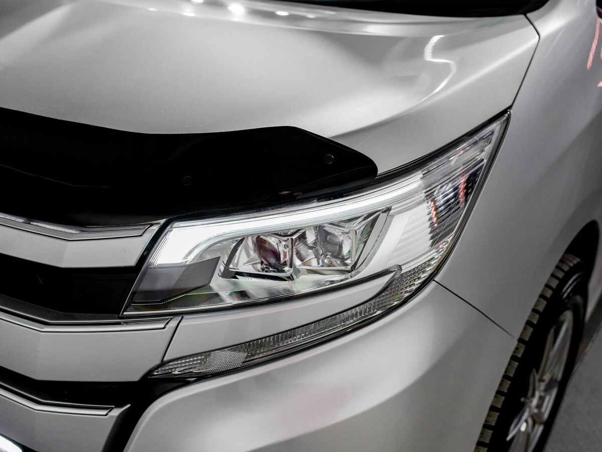 Toyota Noah 2020 - фото автомобиля