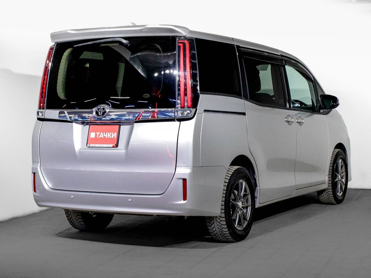 Toyota Noah 2020 - фото автомобиля