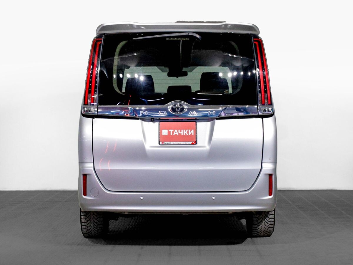 Toyota Noah 2020 - фото автомобиля