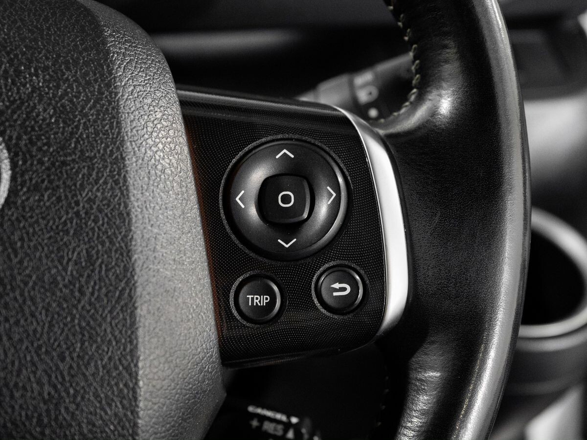 Toyota Sienta 2018 - фото автомобиля