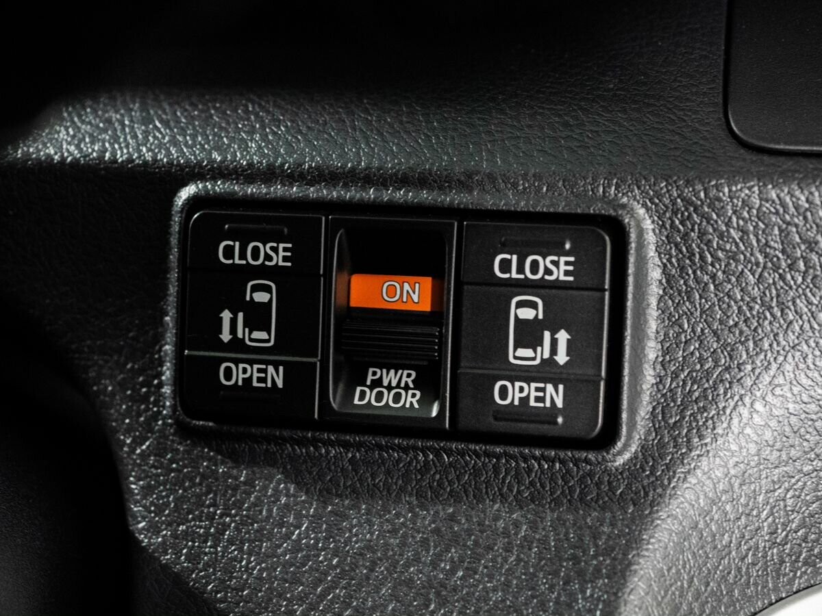 Toyota Sienta 2018 - фото автомобиля