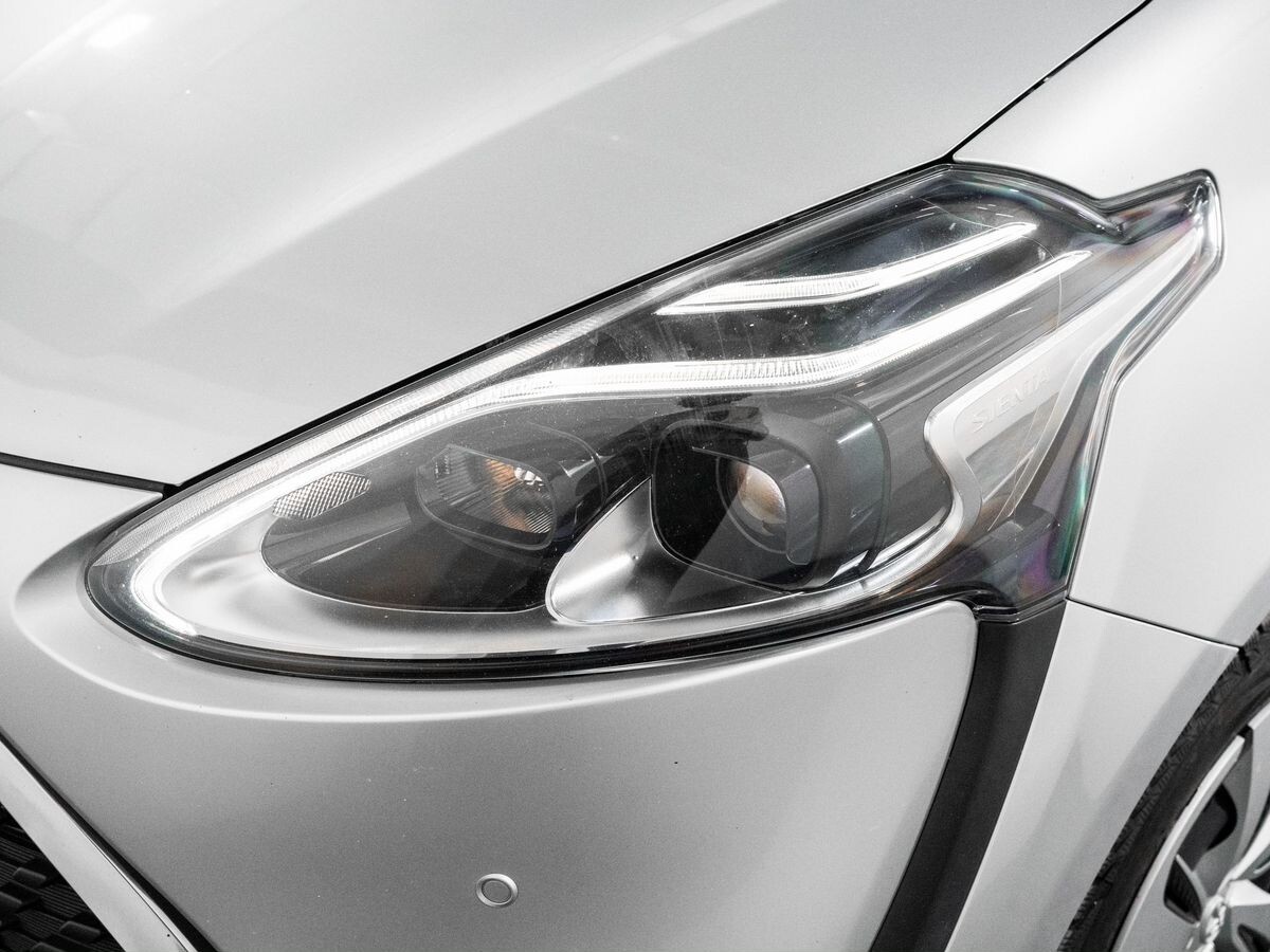 Toyota Sienta 2018 - фото автомобиля