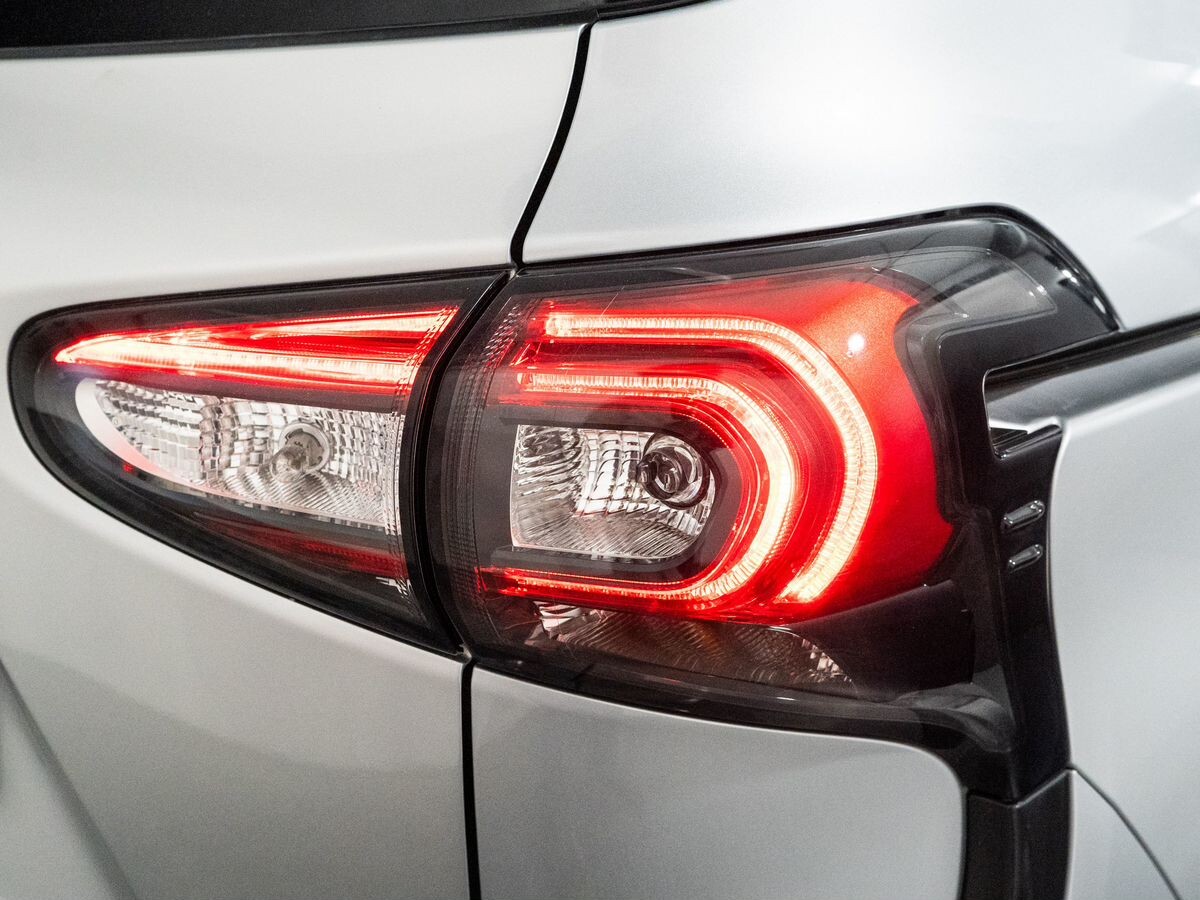 Toyota Sienta 2018 - фото автомобиля