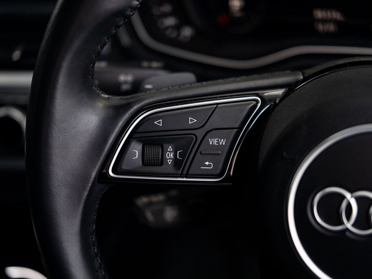 Audi A4 2019 - фото автомобиля