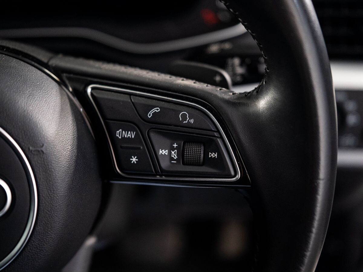 Audi A4 2019 - фото автомобиля