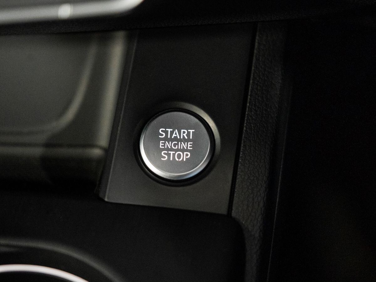 Audi A4 2019 - фото автомобиля