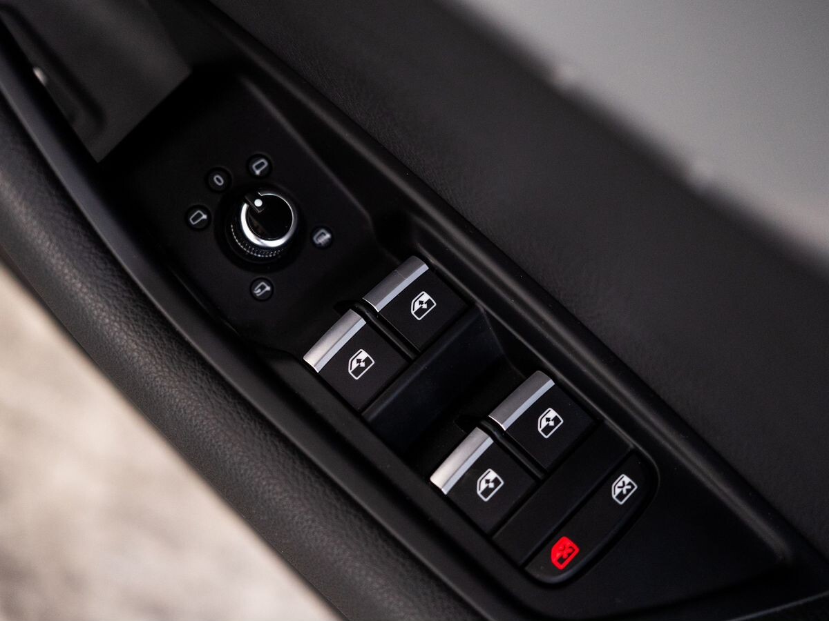 Audi A4 2019 - фото автомобиля