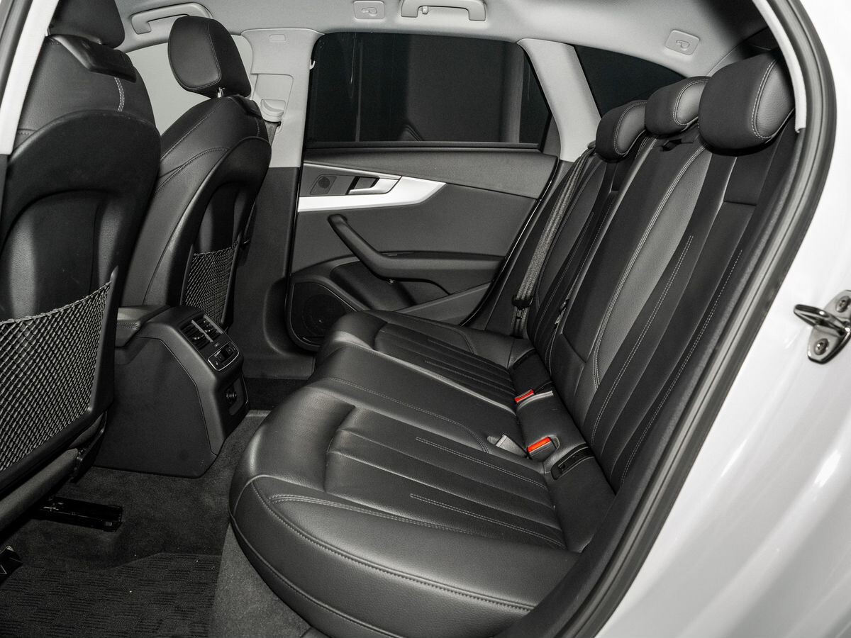 Audi A4 2019 - фото автомобиля