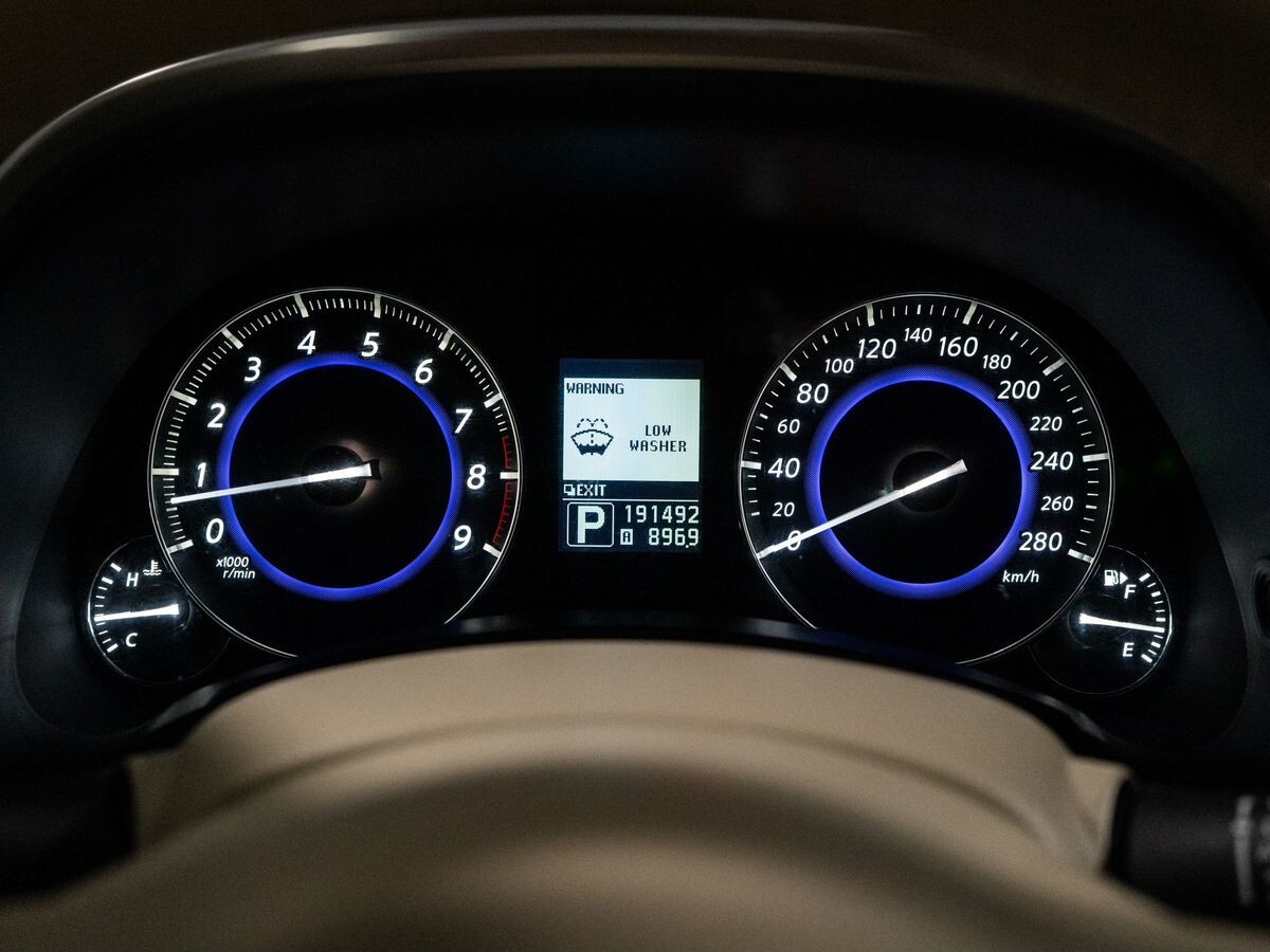 Infiniti FX37 2011 - фото автомобиля