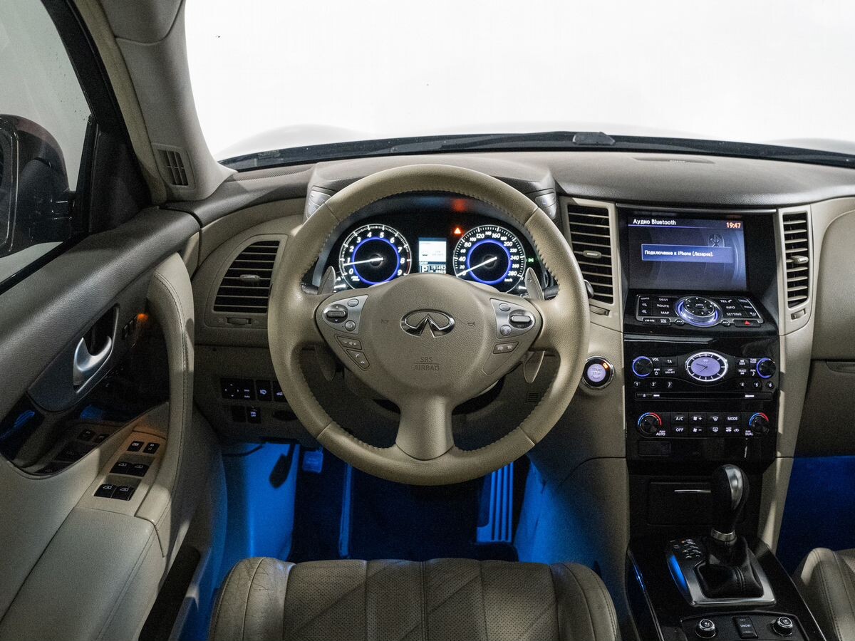 Infiniti FX37 2011 - фото автомобиля