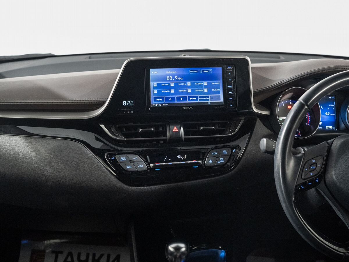 Toyota C-HR 2018 - фото автомобиля