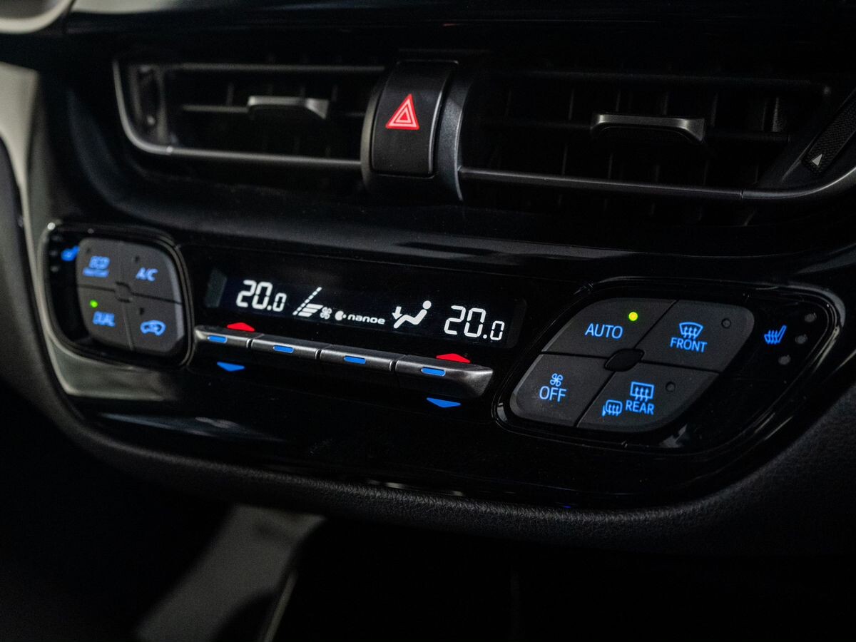 Toyota C-HR 2018 - фото автомобиля