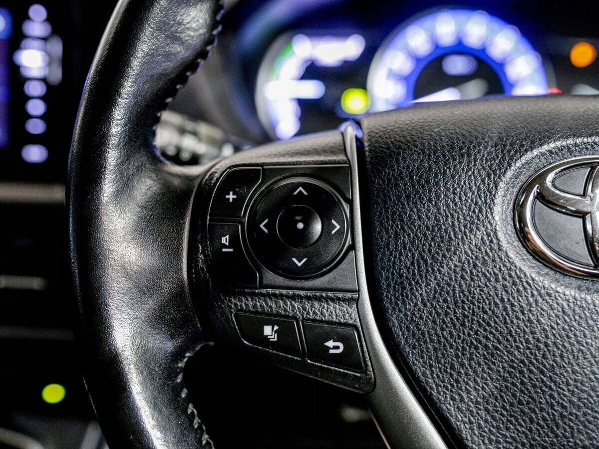 Toyota Voxy 2014 - фото автомобиля