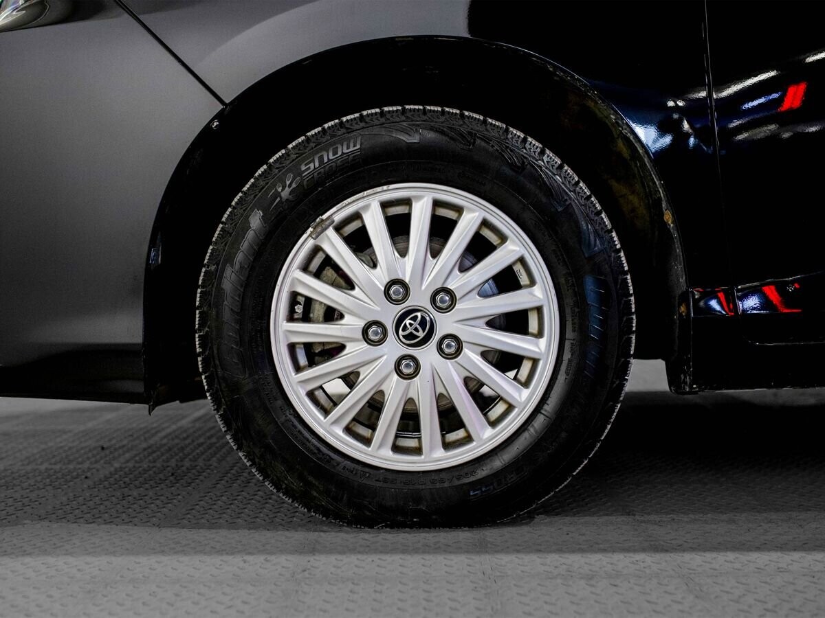Toyota Voxy 2014 - фото автомобиля