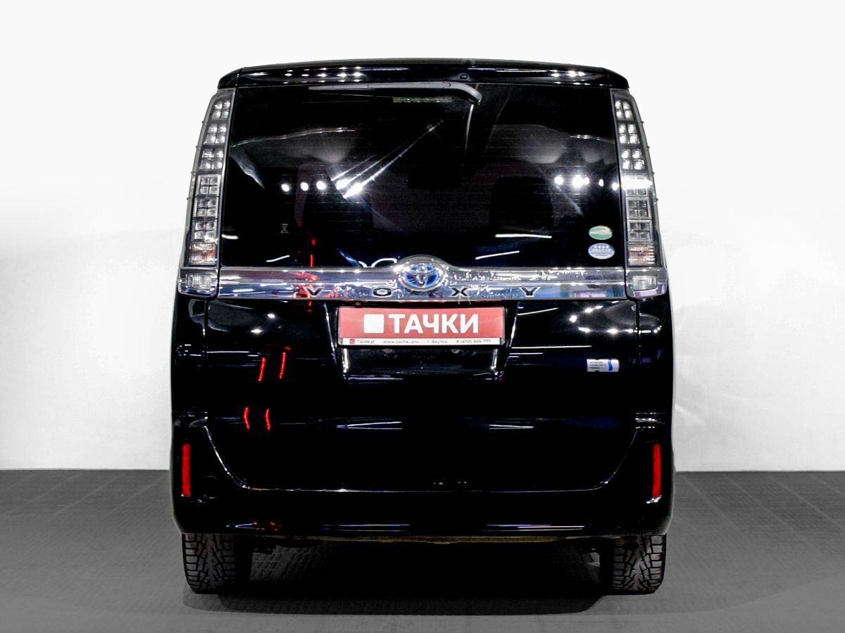 Toyota Voxy 2014 - фото автомобиля