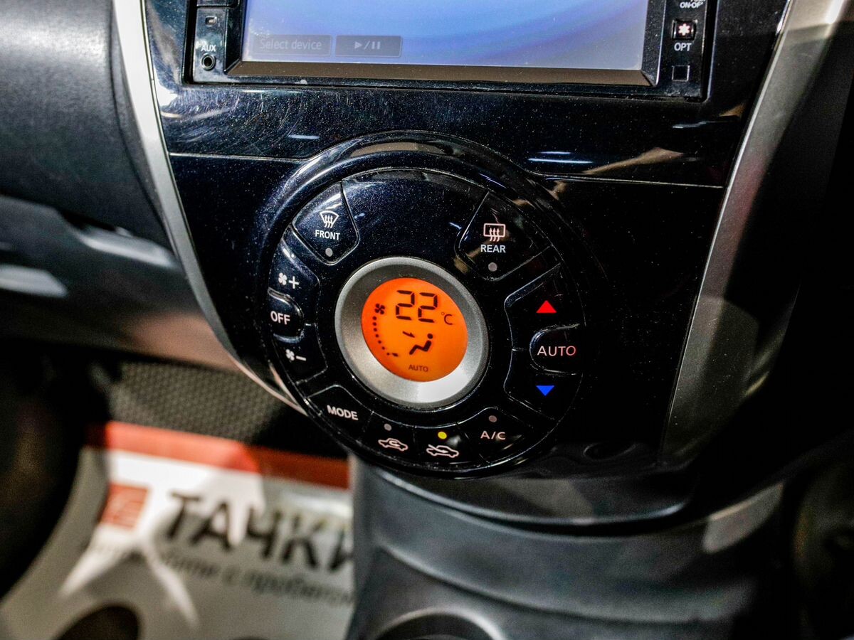 Nissan Note 2013 - фото автомобиля