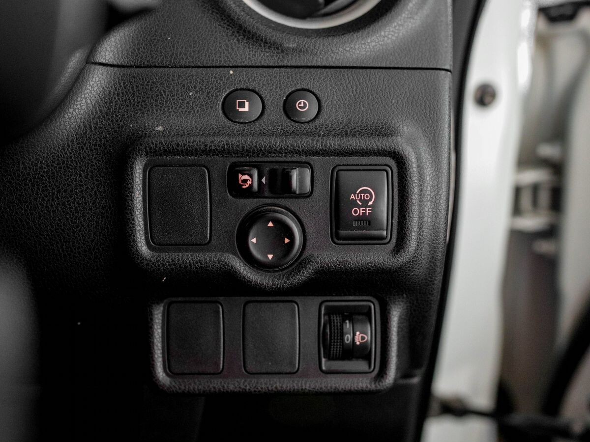 Nissan Note 2013 - фото автомобиля