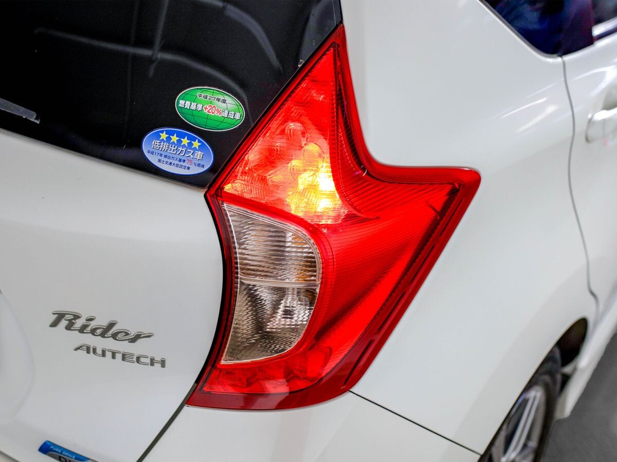Nissan Note 2013 - фото автомобиля