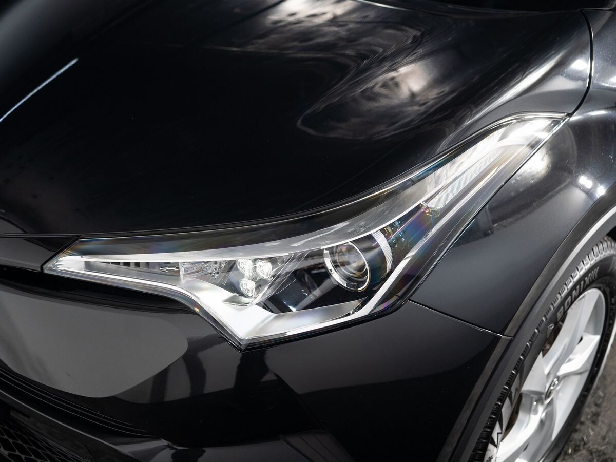 Toyota C-HR 2017 - фото автомобиля
