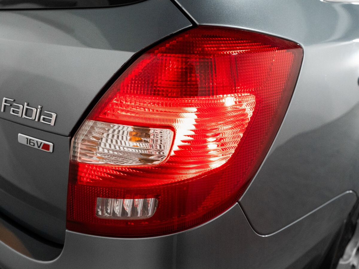 Skoda Fabia 2012 - фото автомобиля