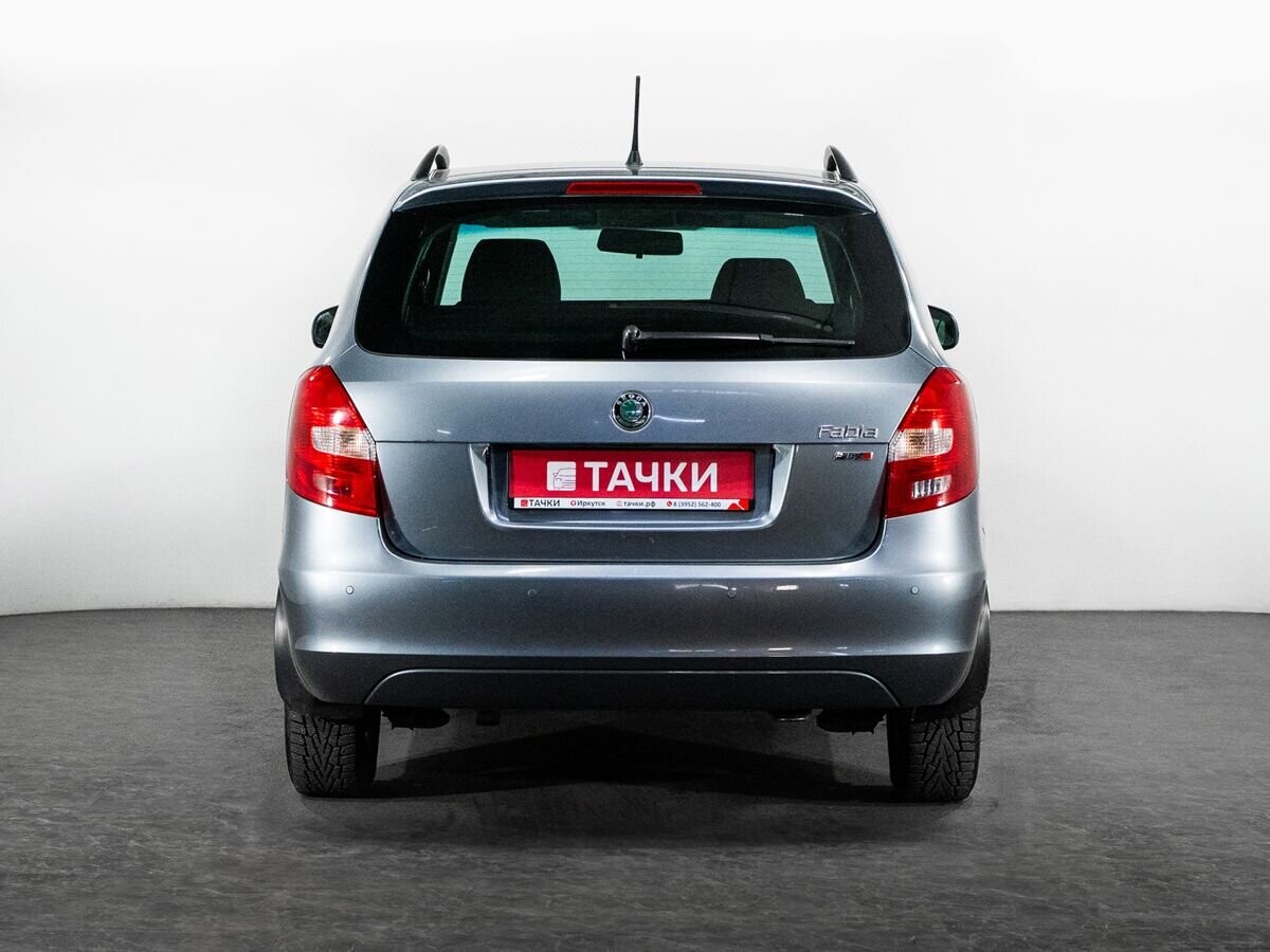 Skoda Fabia 2012 - фото автомобиля