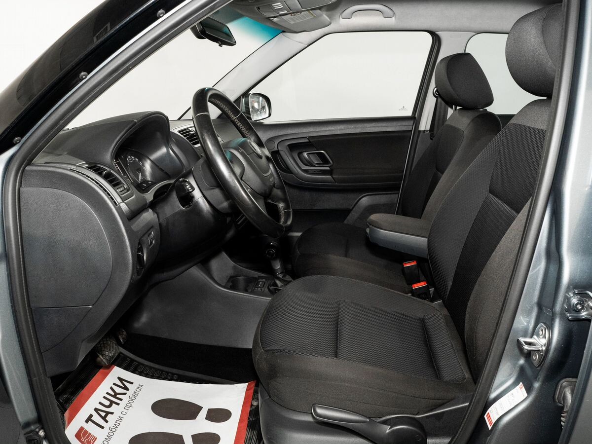 Skoda Fabia 2012 - фото автомобиля