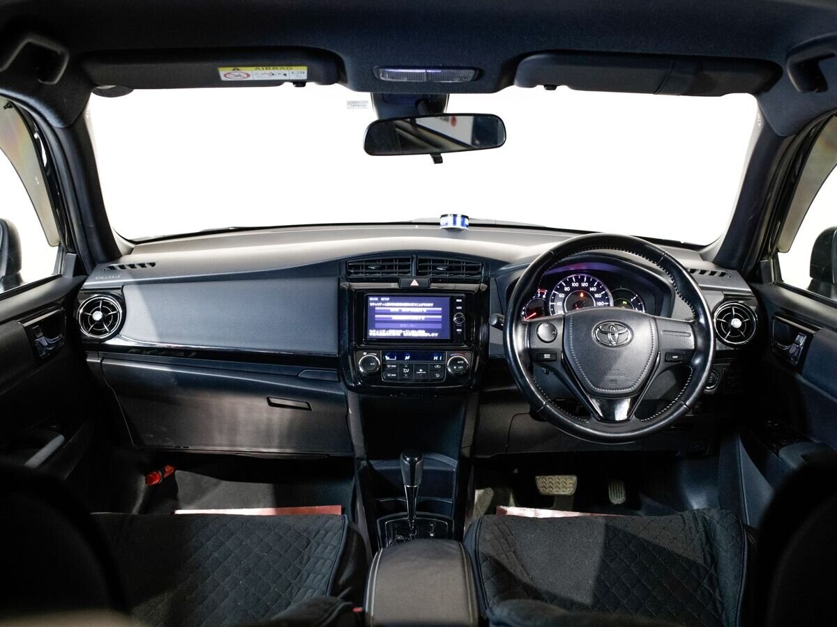 Toyota Corolla Fielder 2018 - фото автомобиля