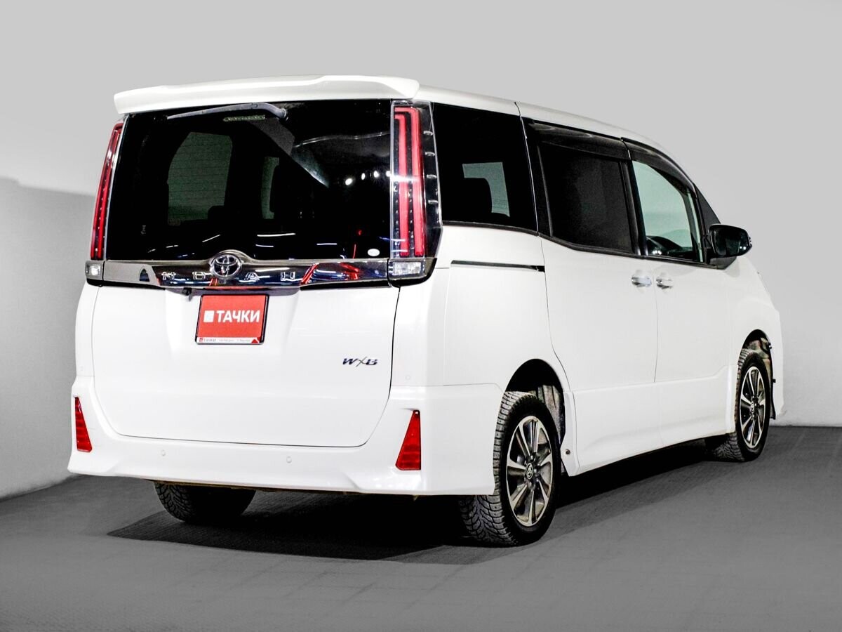 Toyota Noah 2019 - фото автомобиля