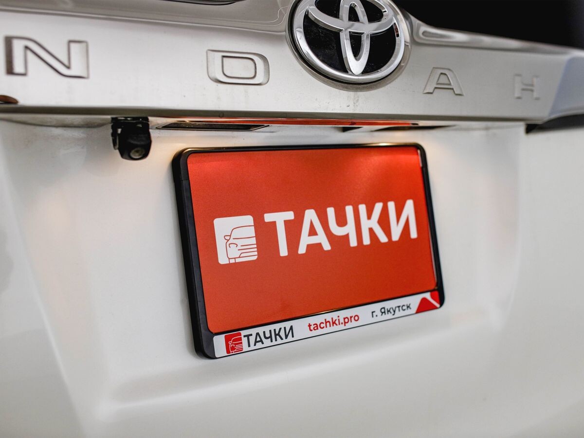 Toyota Noah 2019 - фото автомобиля