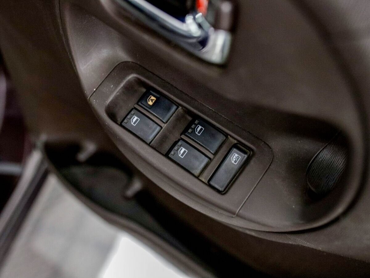 Toyota Passo 2015 - фото автомобиля
