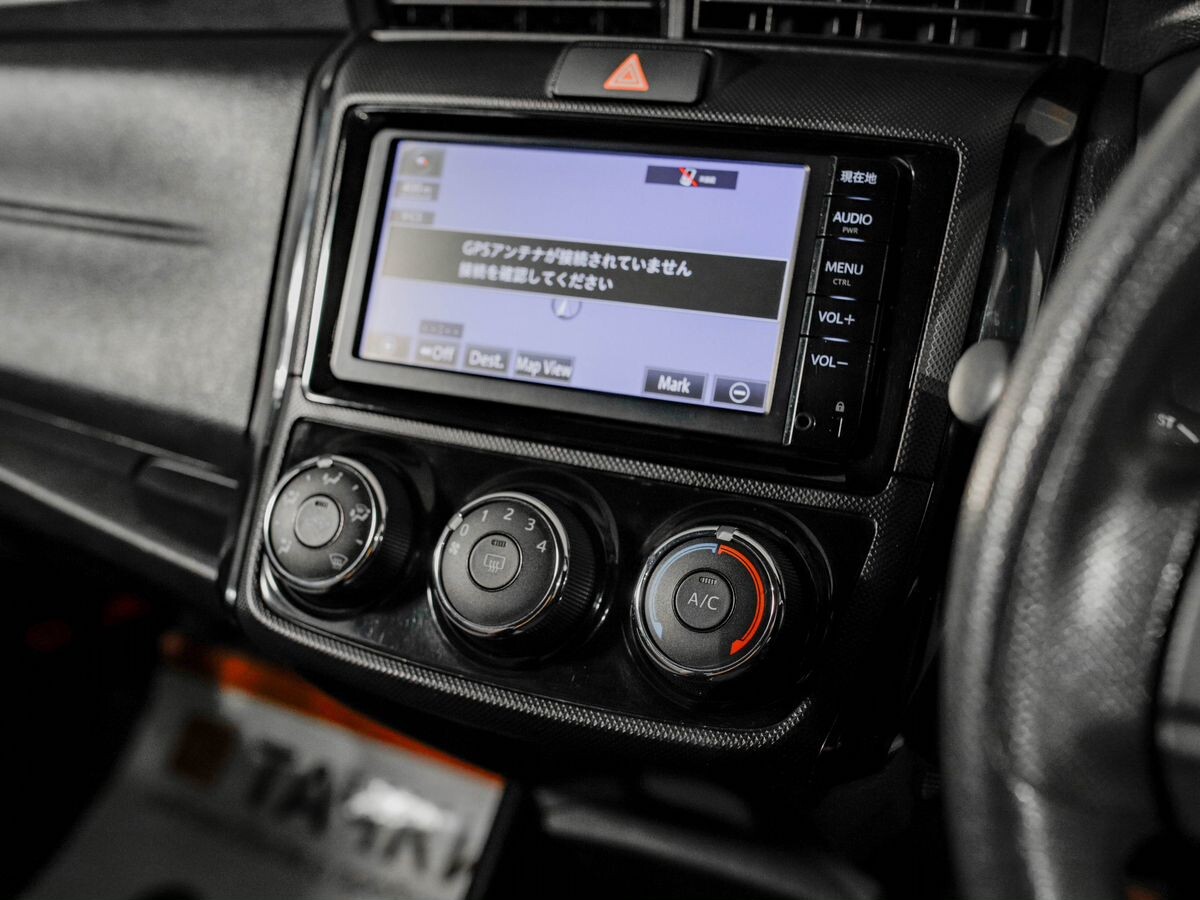 Toyota Corolla Axio 2013 - фото автомобиля