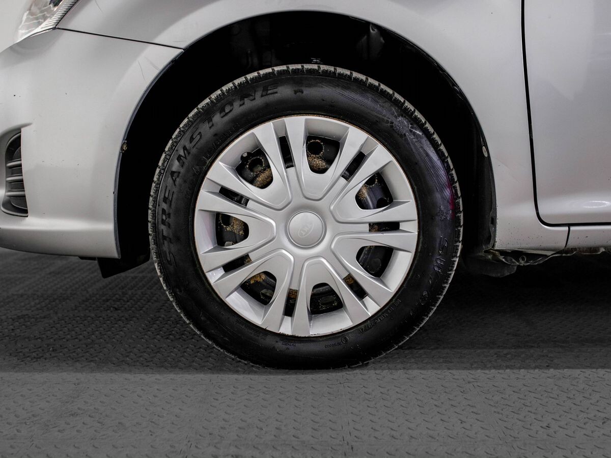 Toyota Corolla Axio 2013 - фото автомобиля