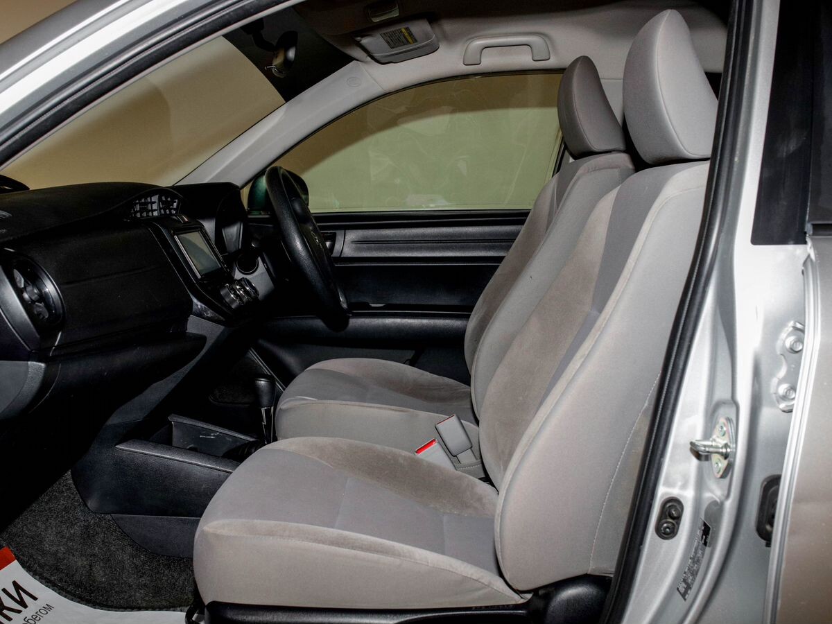 Toyota Corolla Axio 2013 - фото автомобиля