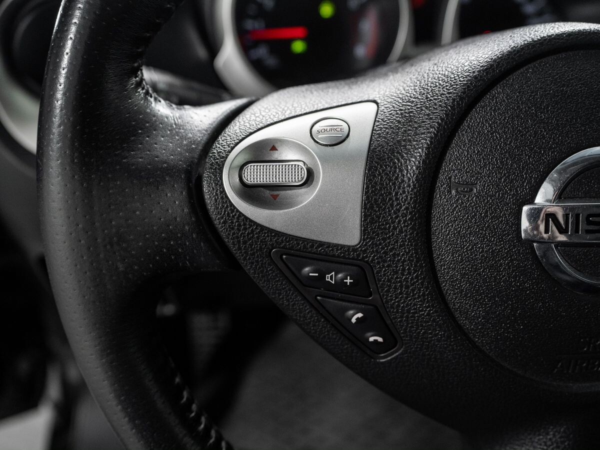 Nissan Juke 2011 - фото автомобиля