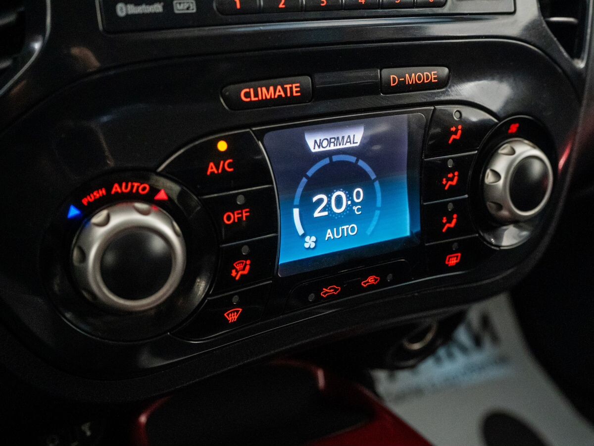 Nissan Juke 2011 - фото автомобиля