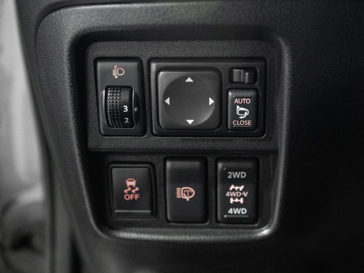 Nissan Juke 2011 - фото автомобиля