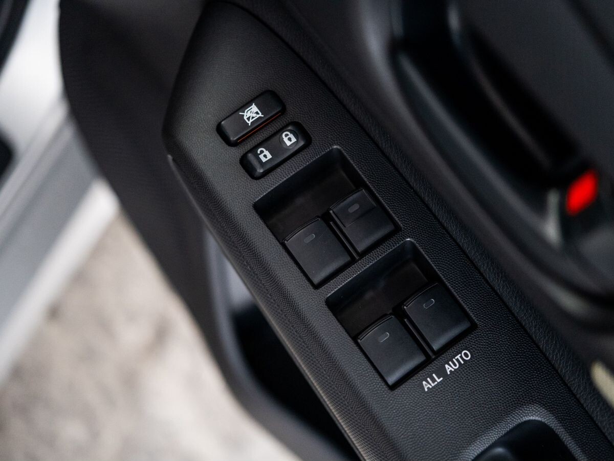 Toyota Wish 2009 - фото автомобиля